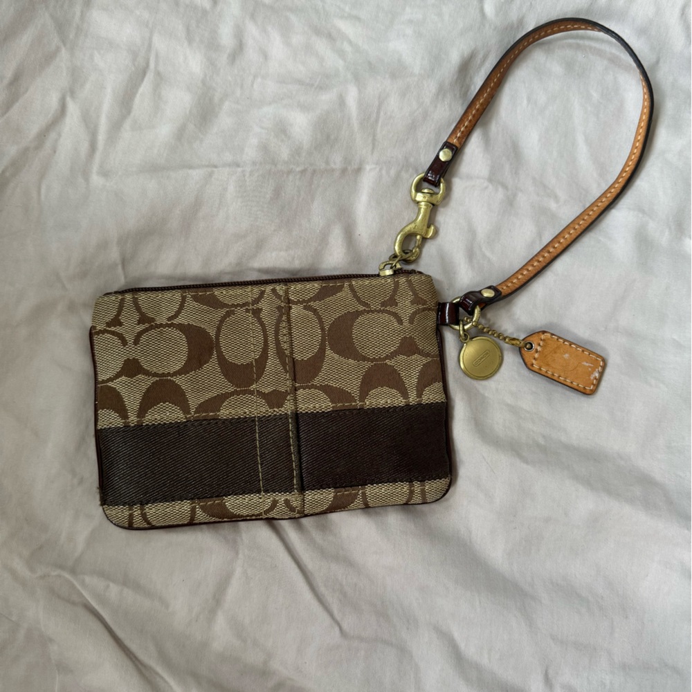 Coach Wristlet - brown